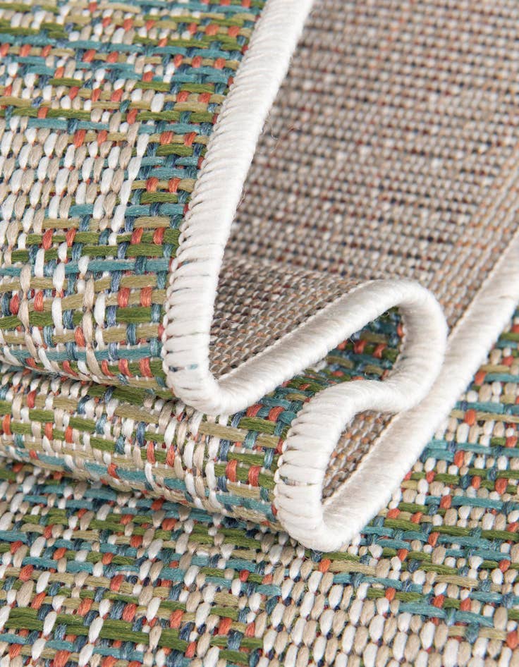 Detail image of 7' 10 x 7' 10 Easy-Clean Baja Indoor / Outdoor Round Rug