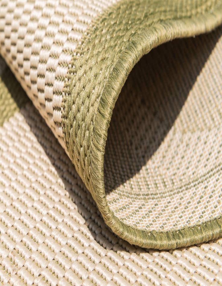 Detail image of 7' x 10'  Washable Trellis Indoor / Outdoor Rug