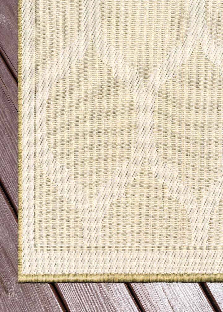 7' x 10' Easy-Clean Trellis Indoor / Outdoor Rug
