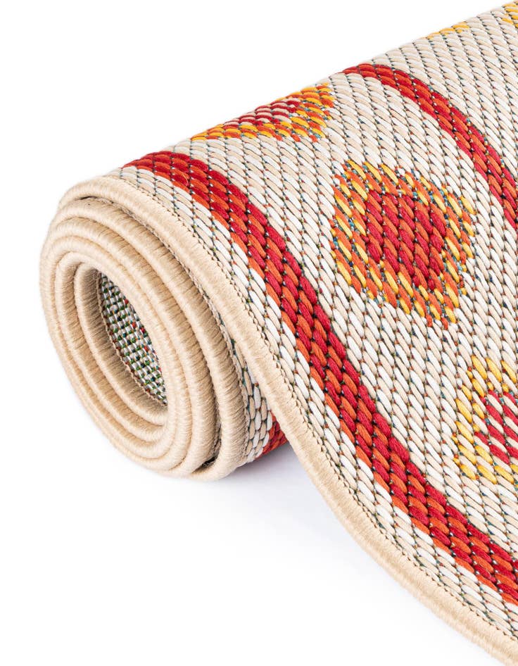 Detail image of 7' 10 x 7' 10 Easy-Clean Baja Indoor / Outdoor Round Rug