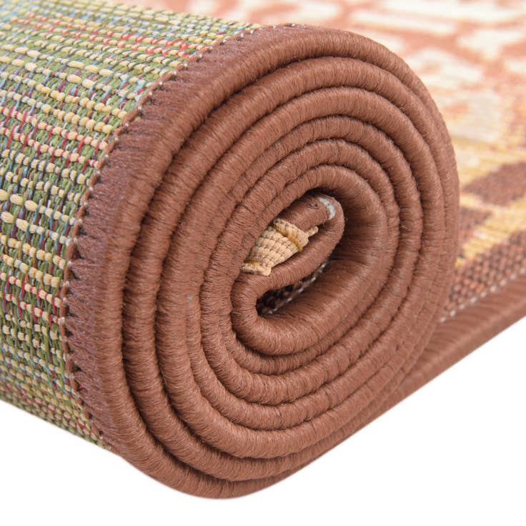 Detail image of 8' x 8' Easy-Clean Lattice Indoor / Outdoor Round Rug
