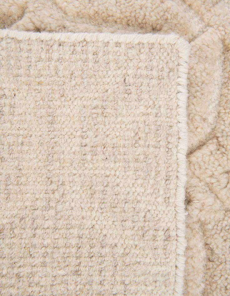 Detail image of 2' x 3'  Hand Knotted Lana New Zealand Wool Rug