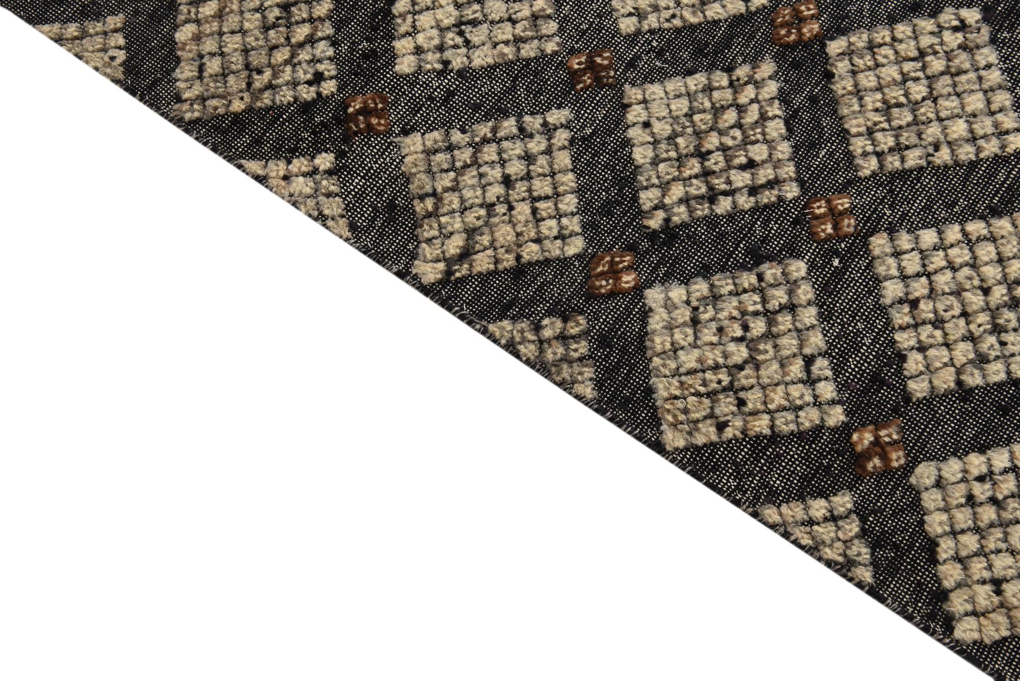 5' 7 x 7' 9 Hand Knotted Darya Wool Rug