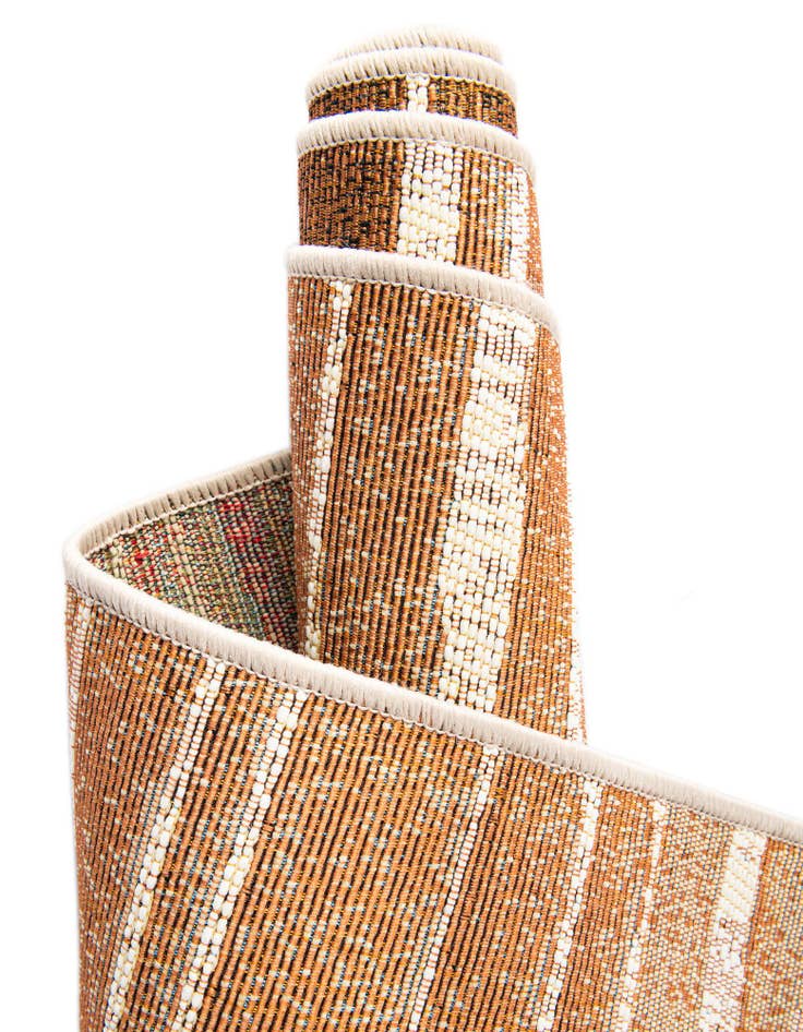 Detail image of 5' x 5'  Washable Modern Indoor / Outdoor Round Rug