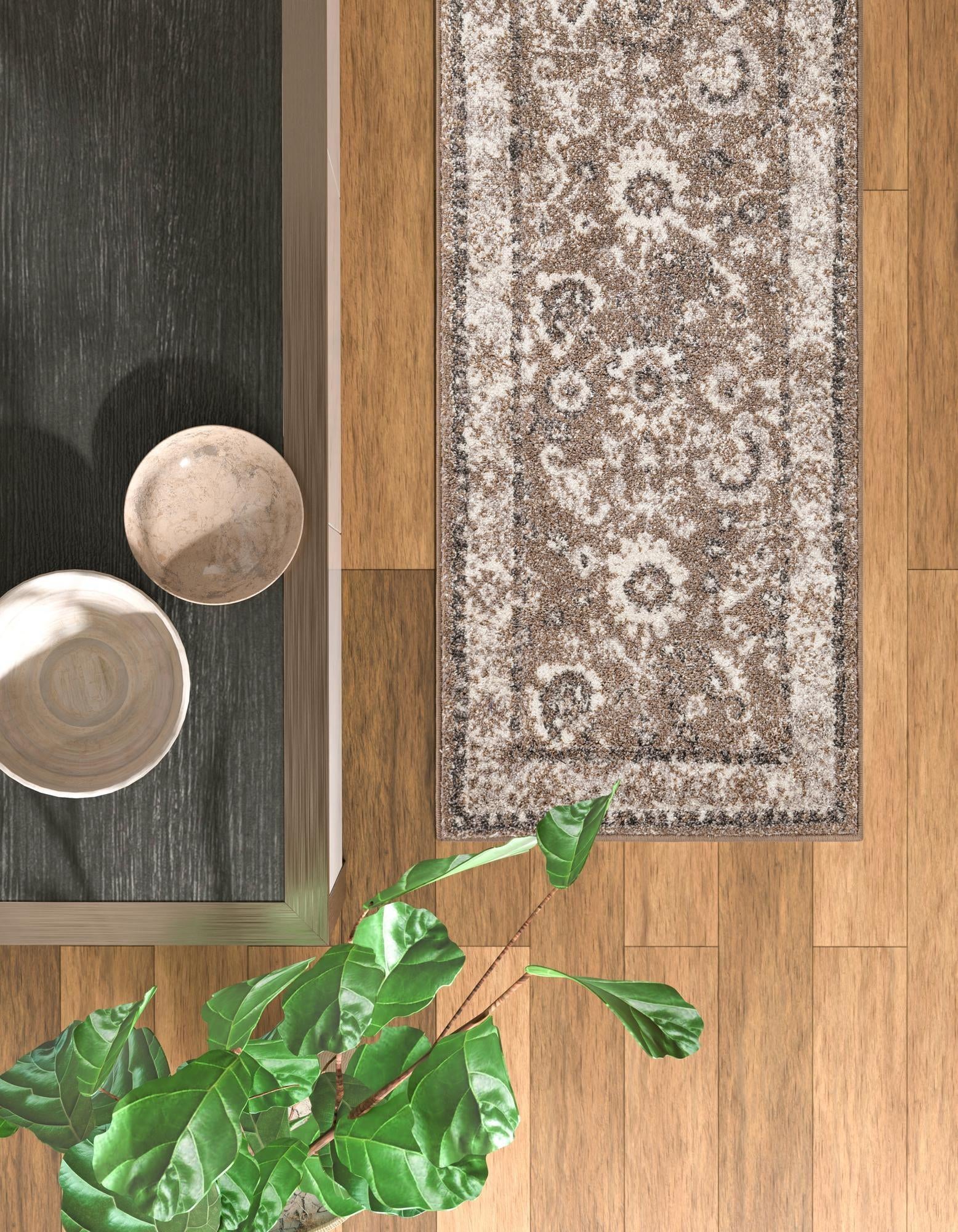 2' 7 x 10' Madeline Runner Rug