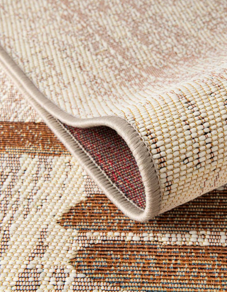 Detail image of 7' 10 x 7' 10  Washable Modern Indoor / Outdoor Square Rug