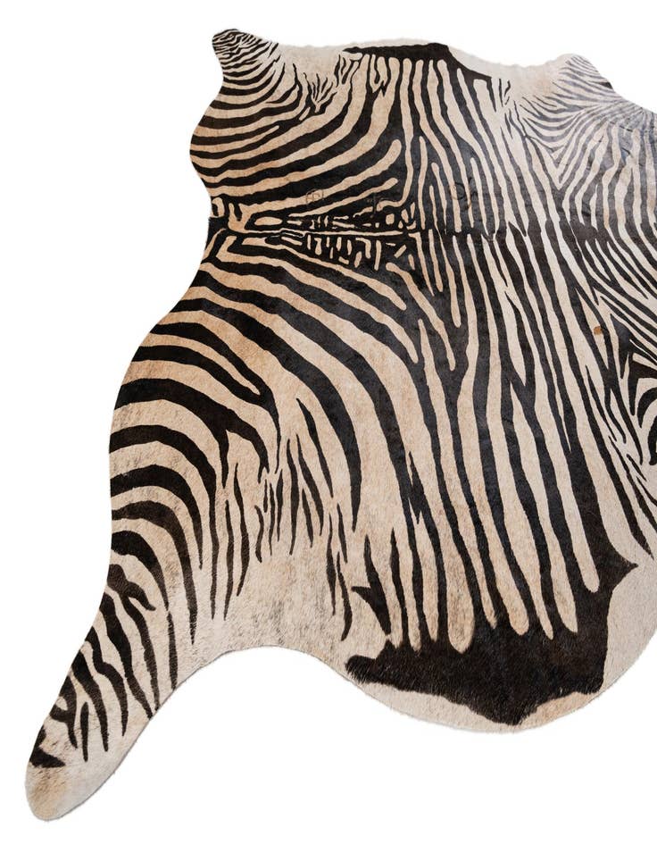 Detail image of 6' 5 x 6' 7 Cowhide Leather Freeform Rug