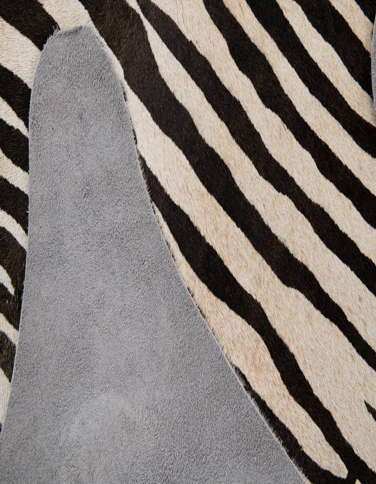 Detail image of 6' 5 x 6' 7 Cowhide Leather Freeform Rug