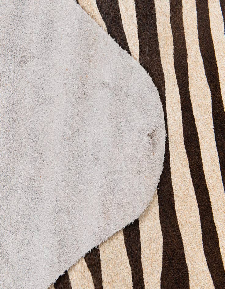 Detail image of 6' 1 x 6' 11 Cowhide Leather Freeform Rug