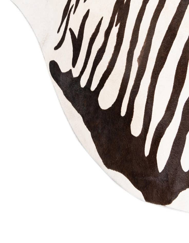 Detail image of 6' 3 x 7' Cowhide Leather Freeform Rug