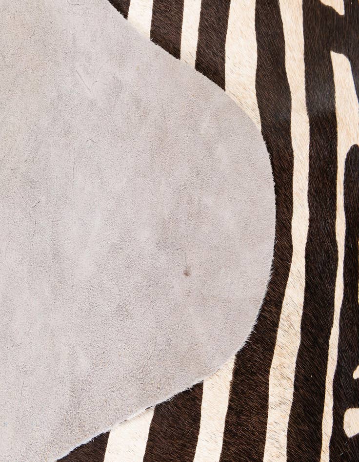 Detail image of 6' 3 x 7' Cowhide Leather Freeform Rug
