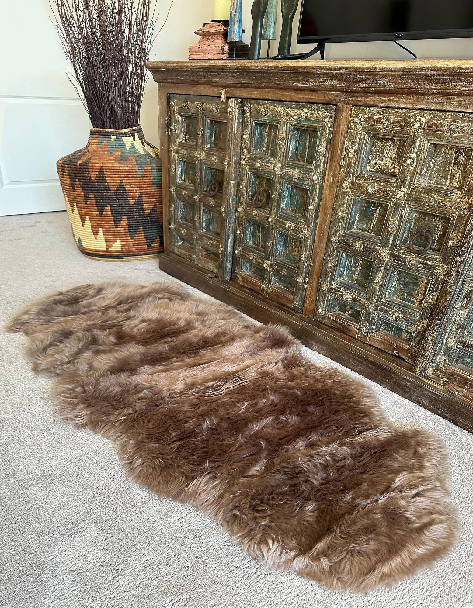 1' 10 x 6' Natural Sheepskin Freeform Rug