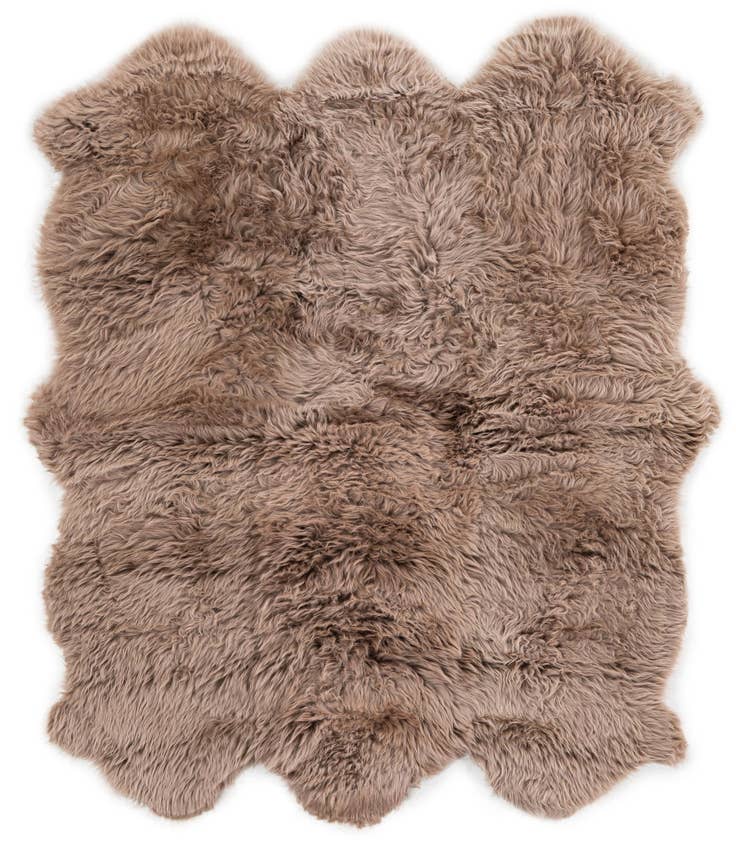Detail image of 4' 9 x 6' Natural Sheepskin Freeform Rug