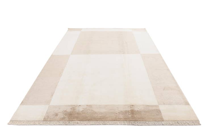 Detail image of 6' 6 x 9' 9 Hand Knotted Darya Wool Rug