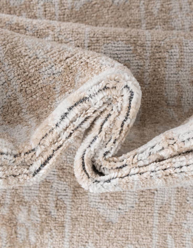 Detail image of 7' x 7' Oxford Octagon Rug