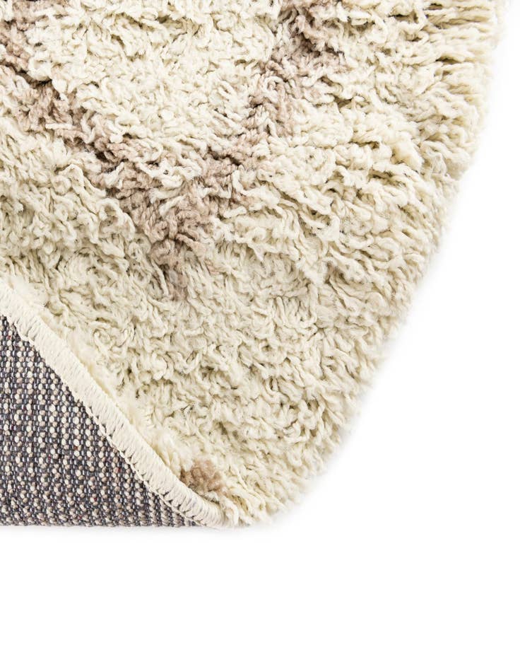 Detail image of 5' 3 x 8' Lattice Shag Oval Rug