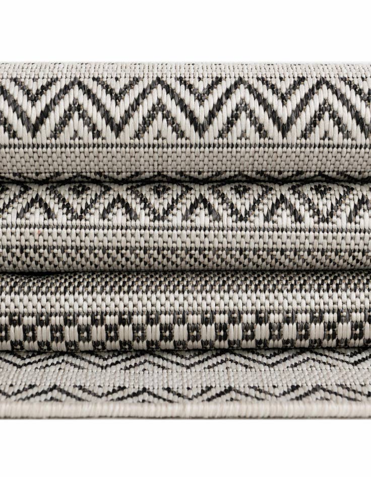 Detail image of 5' 3 x 8' Washable Ribbon Indoor / Outdoor Oval Rug