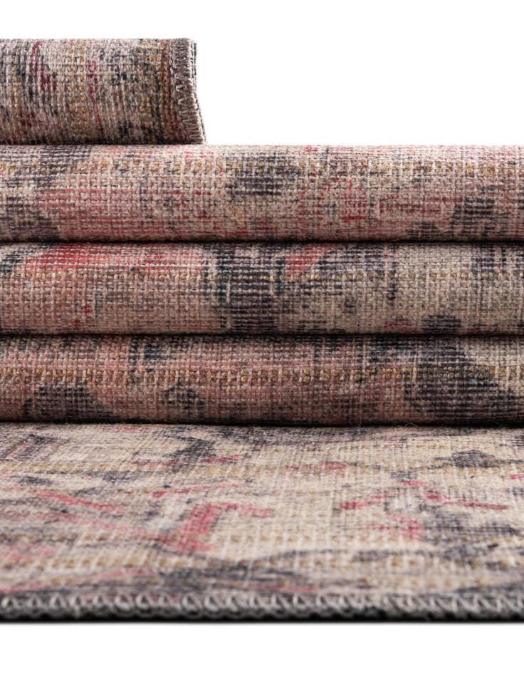 Detail image of 6' x 6' Washable Nostalgia Round Rug