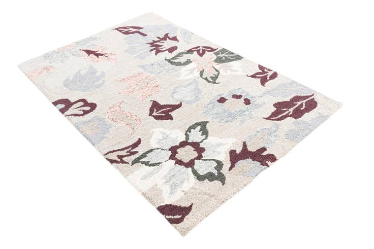 Detail image of 4' x 6' Agra Rug