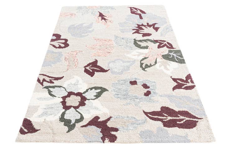 Detail image of 4' x 6' Agra Rug