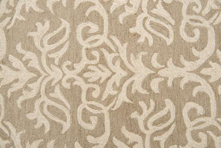 5' 1 x 7' Agra Rug