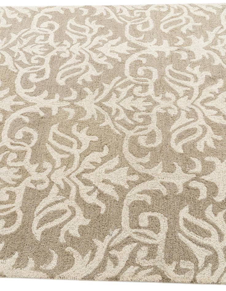Detail image of 5' x 7' Agra Rug