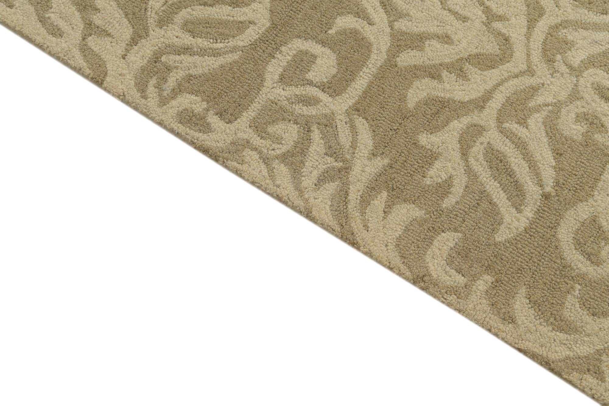5' 1 x 7' Agra Rug
