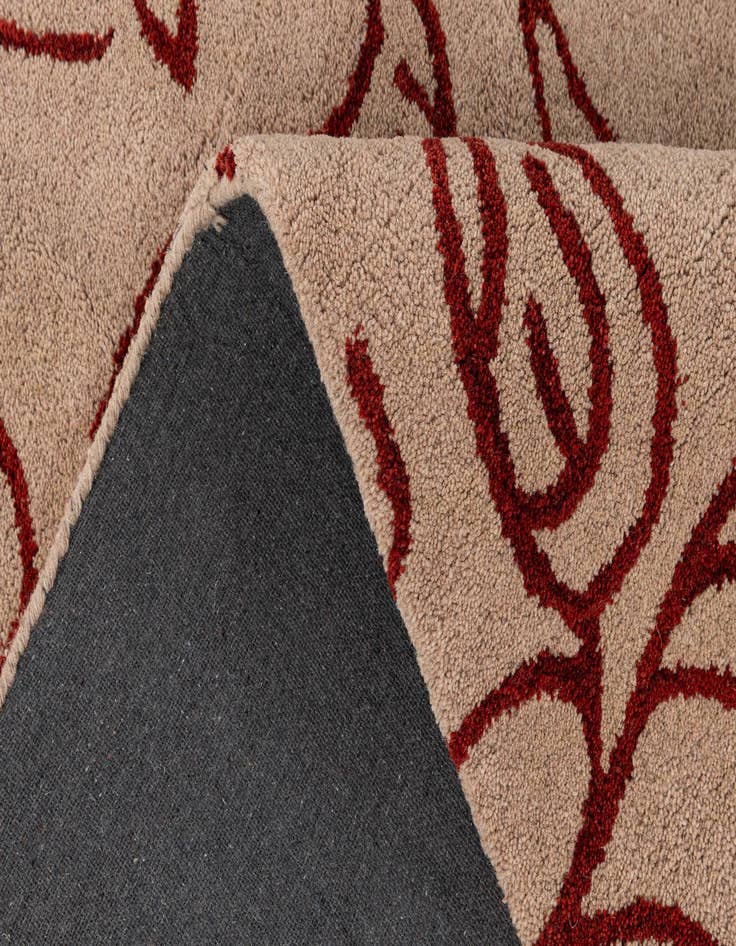 Detail image of 7' 11 x 10' 11 Agra Wool Rug