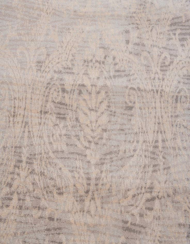 Detail image of 4' 10 x 8' Alexis Rug