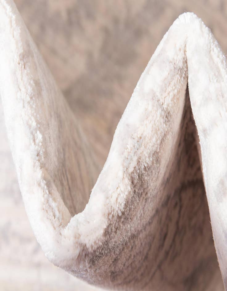 Detail image of 10' x 13' Alexis Rug