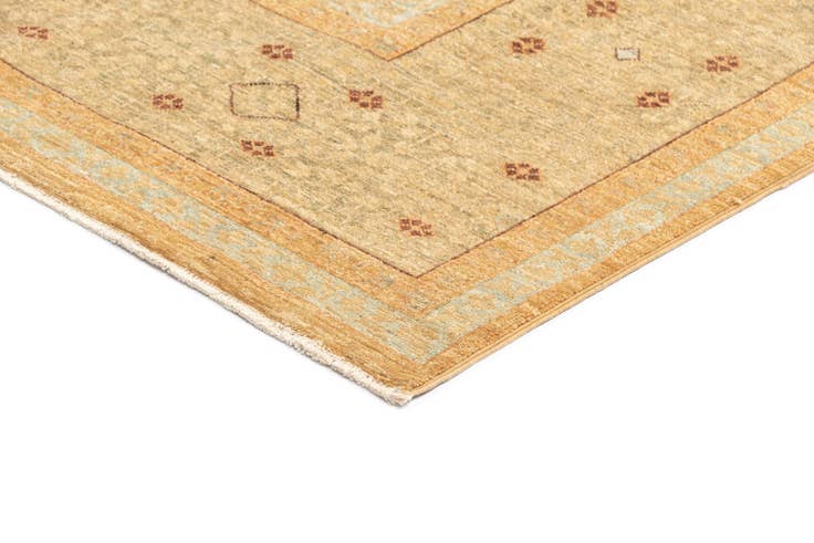 Detail image of 6' 11 x 9' 5 Amina Wool Rug