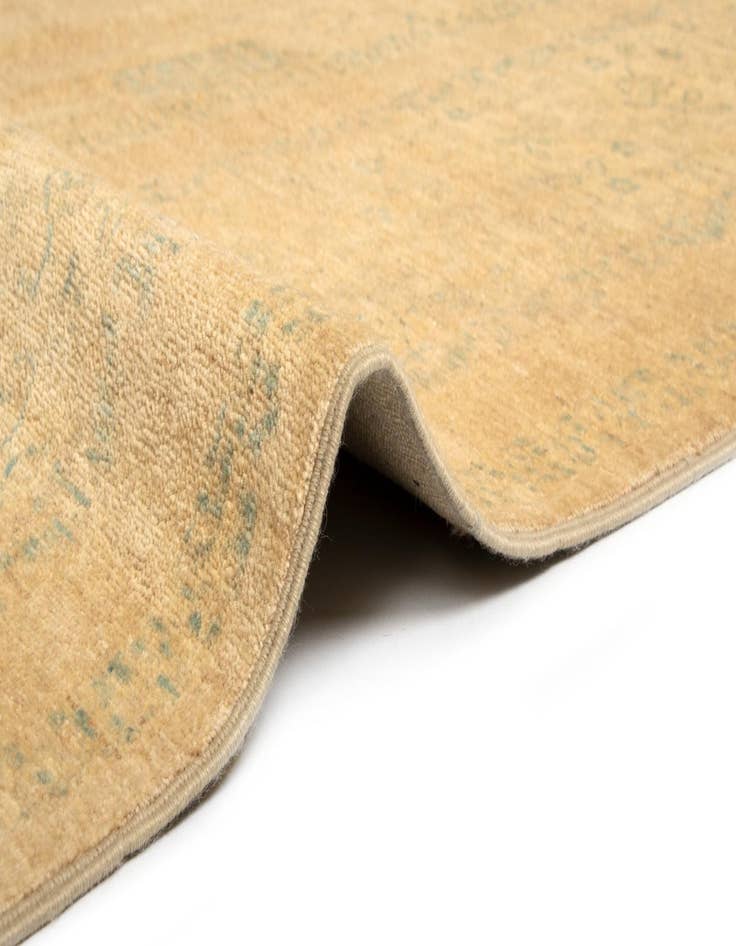 Detail image of 8' 10 x 11' 11 Amina Wool Rug