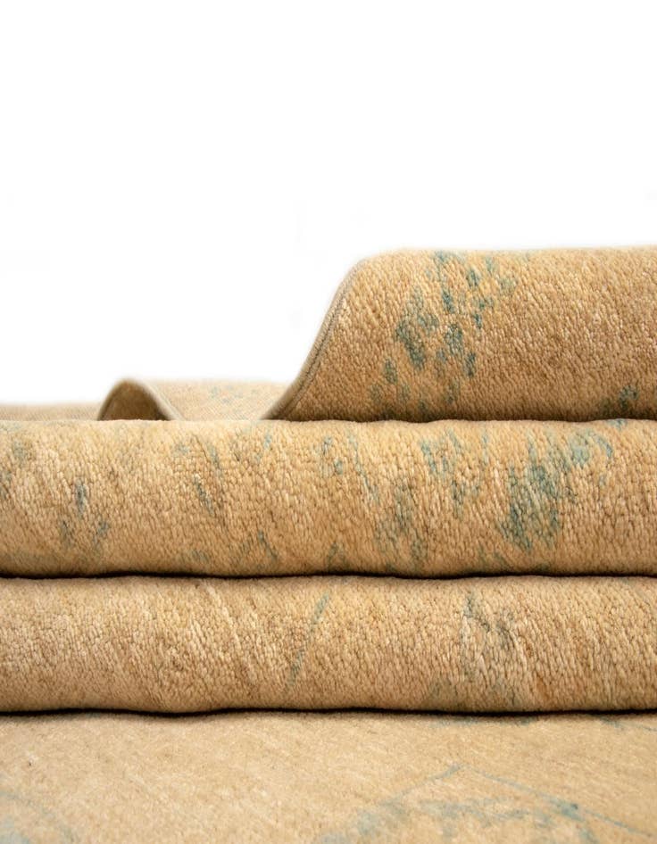 Detail image of 8' 10 x 11' 11 Amina Wool Rug