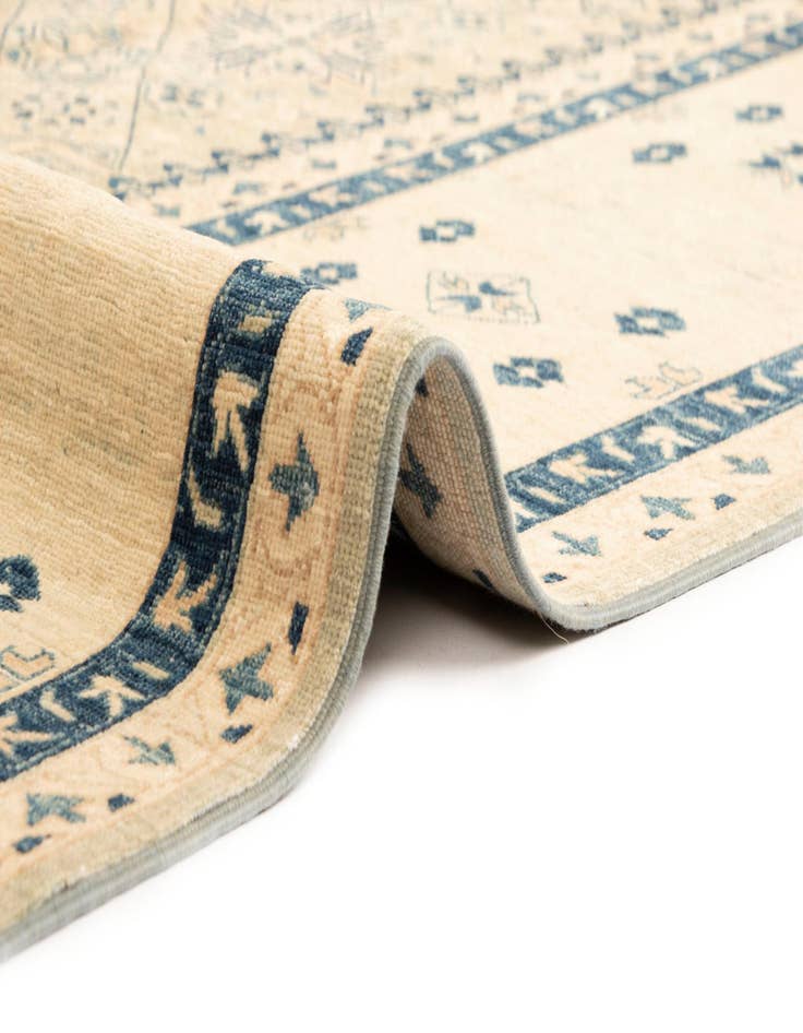 Detail image of 8' 2 x 11' 1 Amina Wool Rug