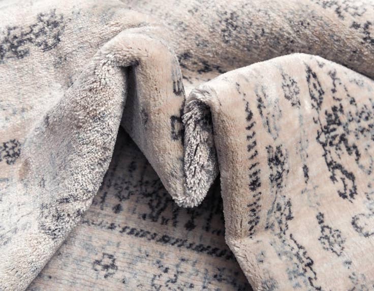 Detail image of 4' x 6' Apollo Rug