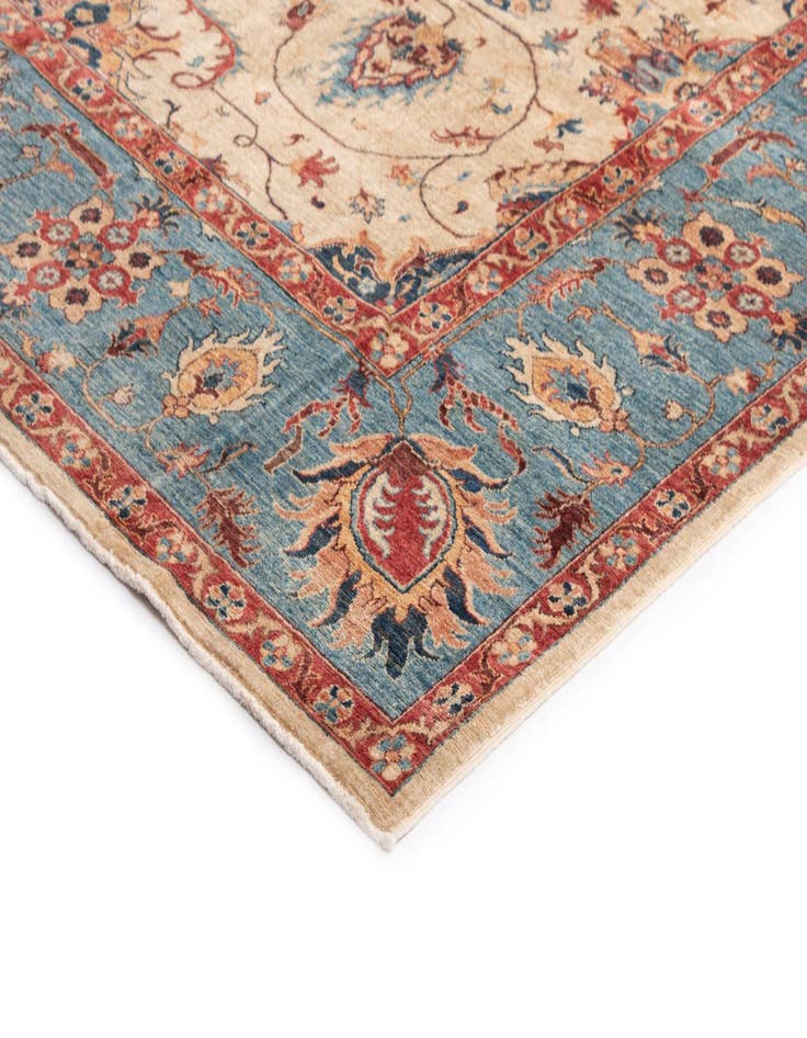 Detail image of 8' 3 x 11' 4 Ariana Fine Wool Rug