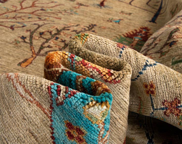 Detail image of 5' 10 x 8' Ariana Wool Rug