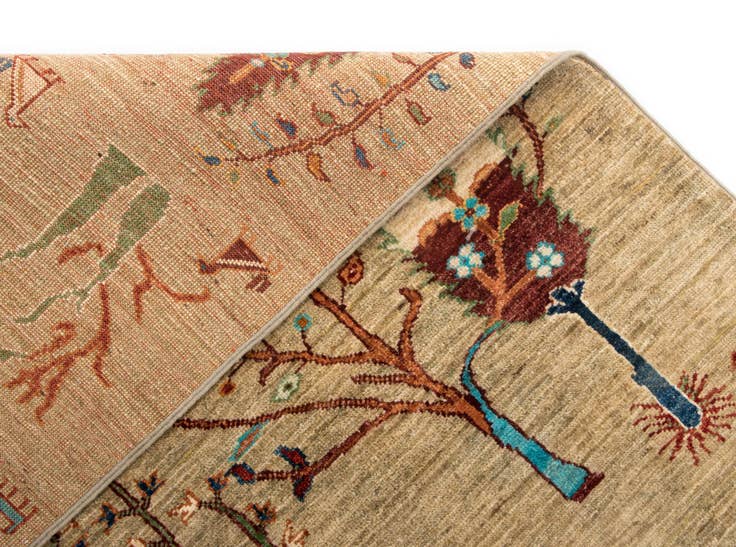 Detail image of 5' 10 x 8' Ariana Wool Rug