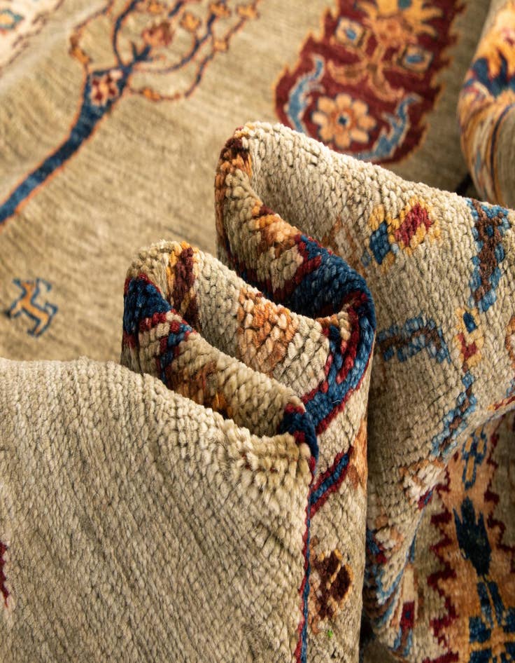 Detail image of 5' 9 x 8' 4 Ariana Wool Rug