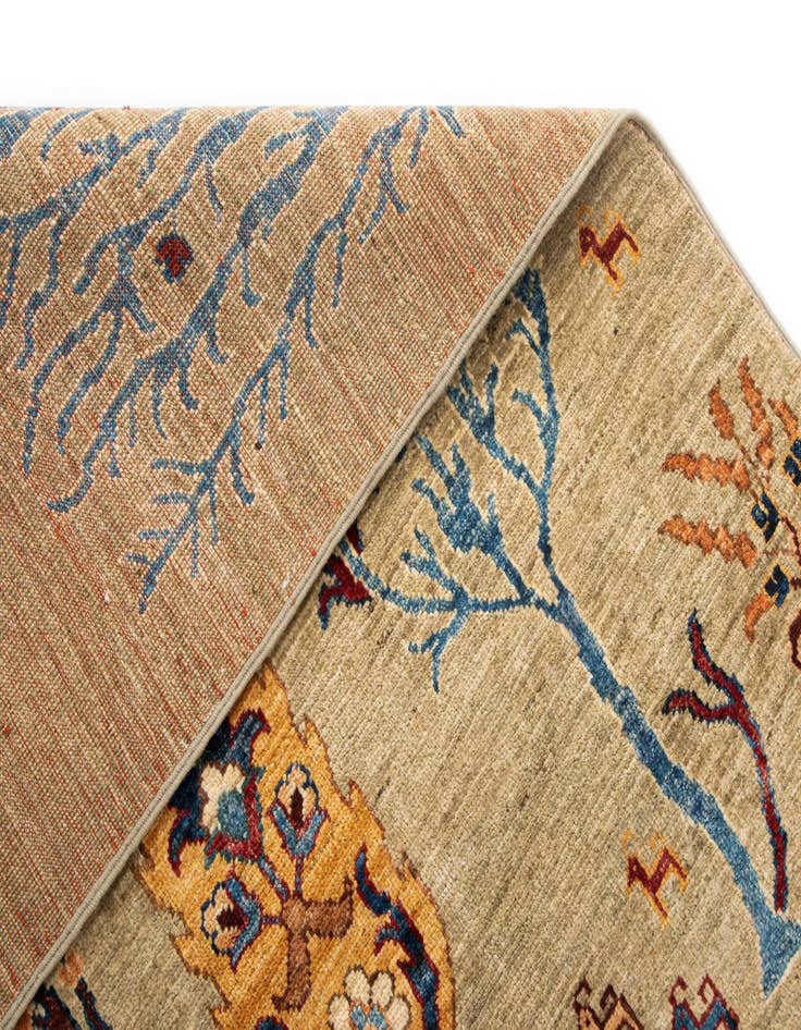 Detail image of 5' 9 x 8' 4 Ariana Wool Rug