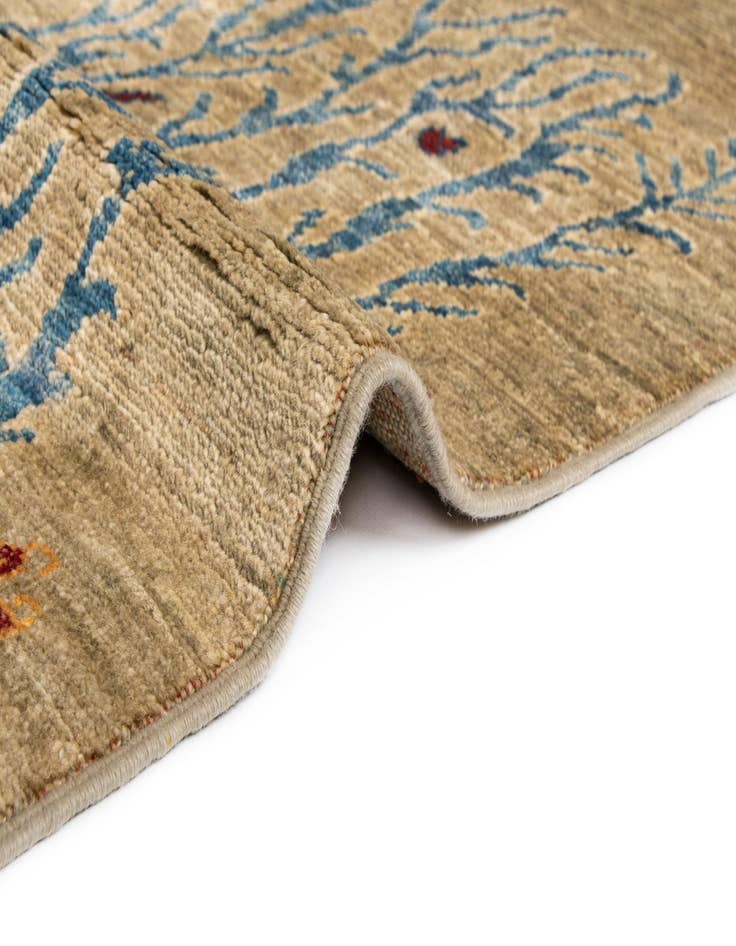 Detail image of 5' 9 x 8' 4 Ariana Wool Rug