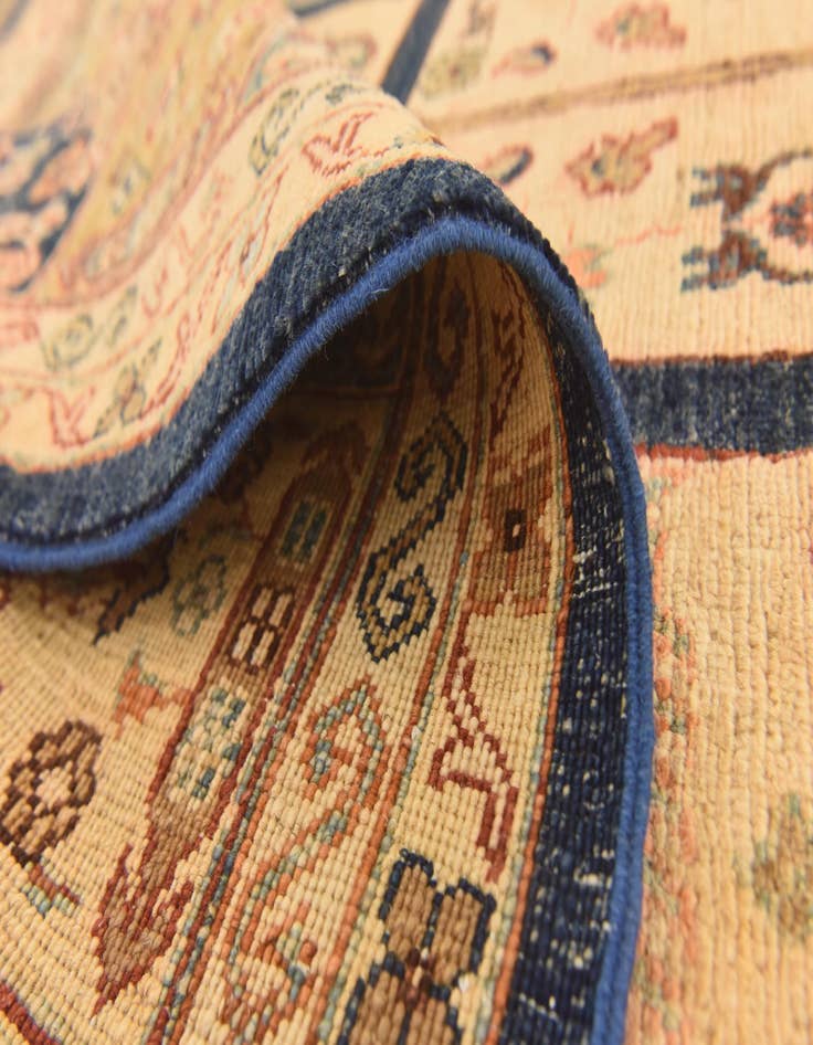 Detail image of 7' 1 x 9' 10  Hand Knotted Ariana Ziegler Rug