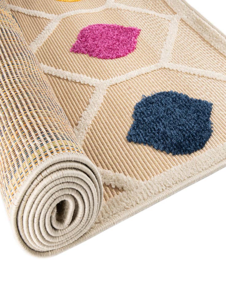 Detail image of 2' x 3' Easy-Clean Aruba Indoor / Outdoor Rug