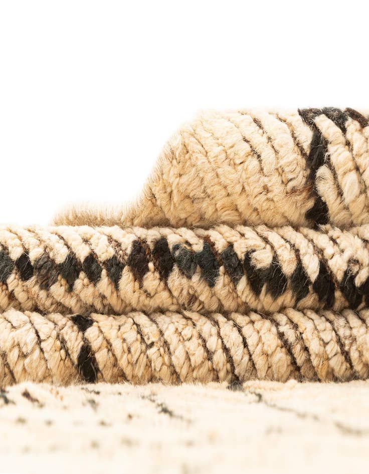 Detail image of 5' 7 x 7' 7 Beni Marok Rug