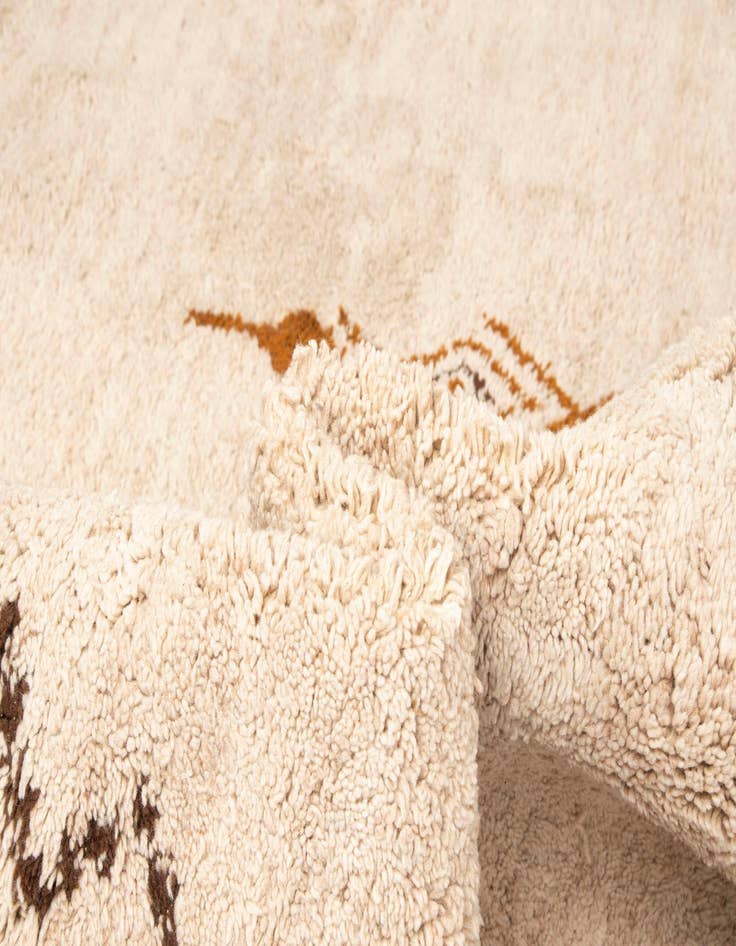Detail image of 7' x 9' 10 Berber Wool Rug