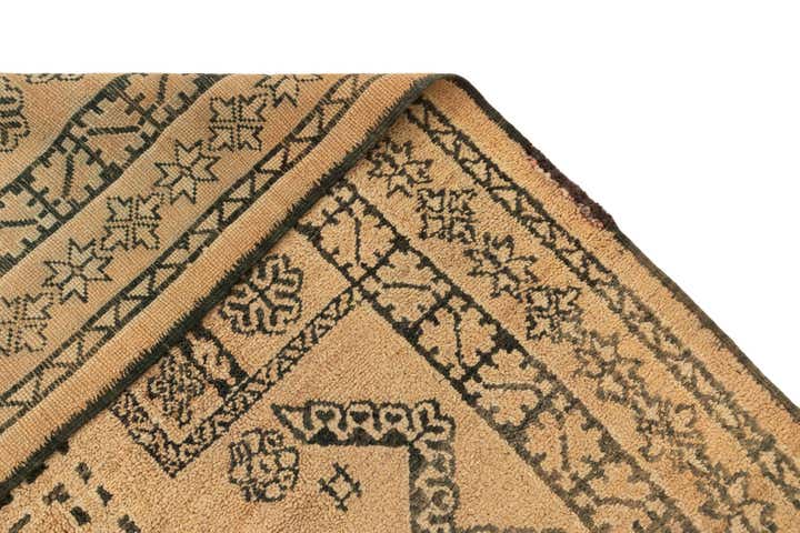 6' 11 x 12' 2 Berber Rug
