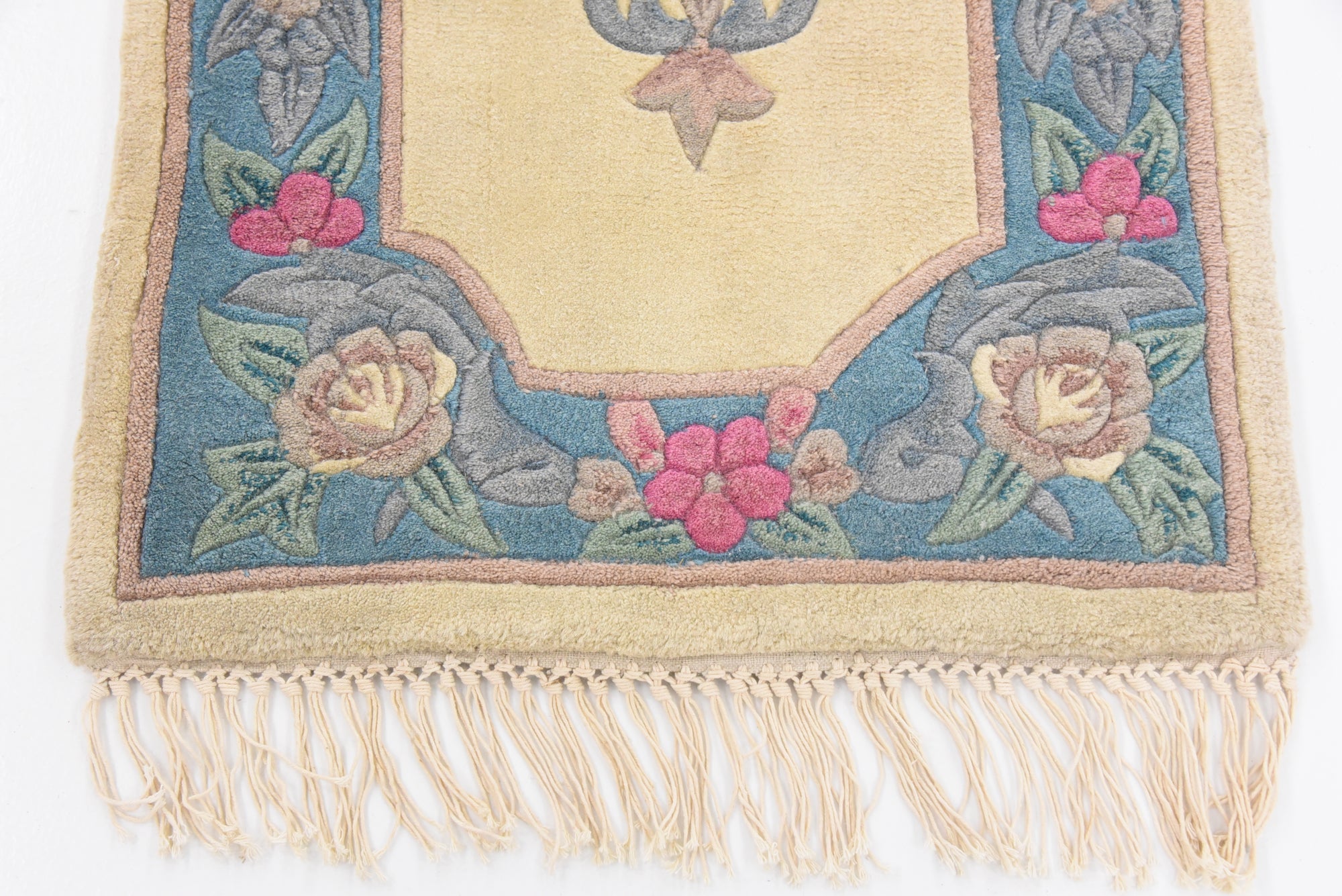 2' 4 x 4' 7 Carved Pekin Wool Rug