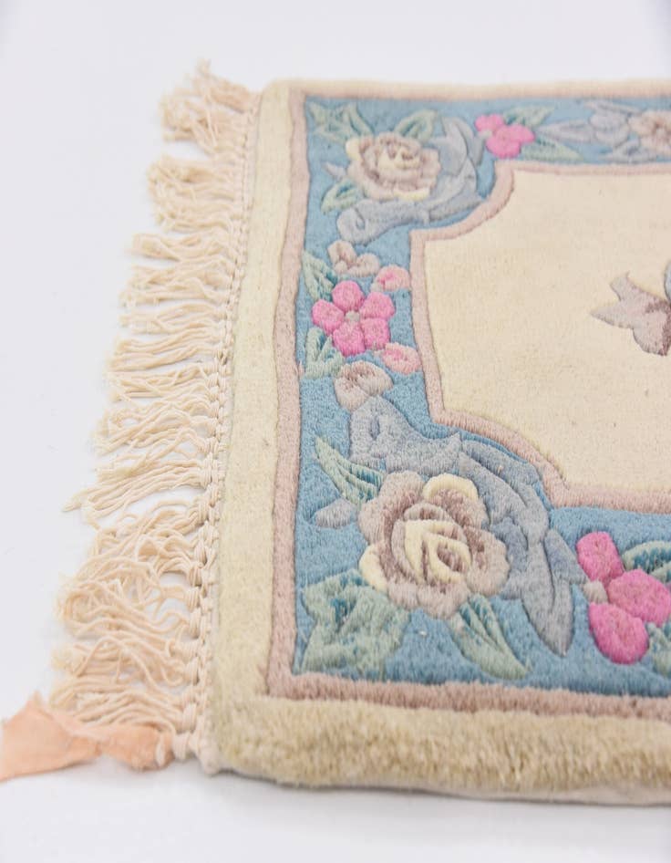 Detail image of 2' 4 x 4' 7 Carved Pekin Wool Rug