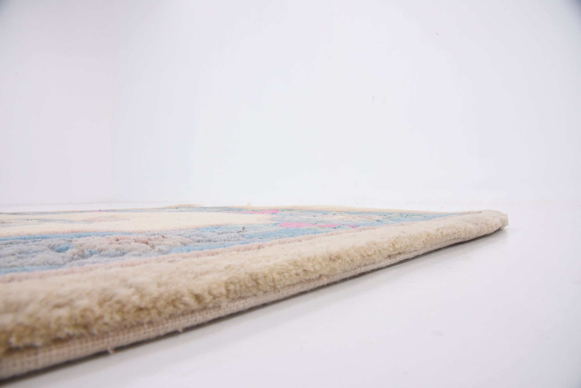 2' 4 x 4' 7 Carved Pekin Wool Rug