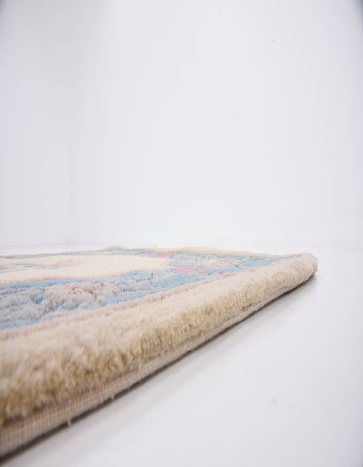 Detail image of 2' 4 x 4' 7 Carved Pekin Wool Rug